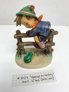 lot 25 image: Mk5 Retreat To Safety Hummel Figurine