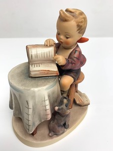 lot 30 image: Mk5 Little Bookkeeper Hummel Figurine