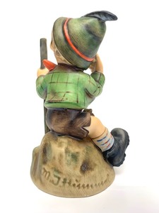lot 31 image: Mk6 Mountaineer Hummel Figurine
