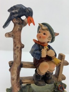 lot 34 image: Mk5 Mischief Maker Hummel Figurine