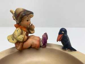 lot 39 image: Mk3 Singing Lessons Hummel Figurine Ashtray