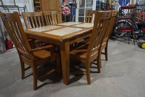lot 4 image: dining table and chairs