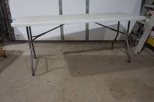 lot 40 image: poly folding table