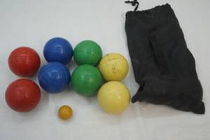 lot 103 image: Bocce ball set