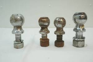 lot 124 image: trailer hitch balls