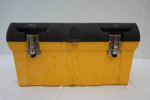 lot 125 image: tool box with tools