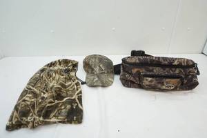 lot 144 image: hunting accessories