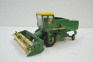lot 164 image: John Deere combine