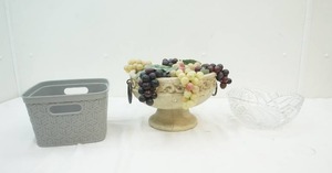lot 209 image: decor