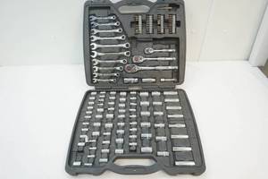 lot 262 image: tool set