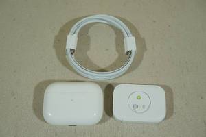 lot 3 image: Apple Airpod Pro Earbuds with Magsafe Case