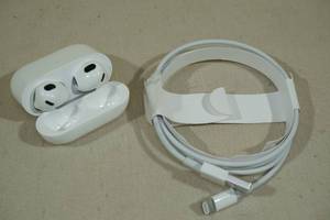 lot 19 image: Apple Airpods 3rd Gen