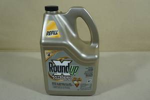 lot 42 image: 1.25 Gallon Round Up Extended Control Refill Jug