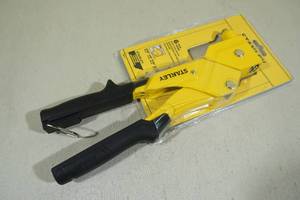 lot 118 image: Stanley Swivel Head Riveter