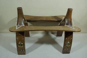 lot 140 image: Vintage Wood & Leather Camel Saddle