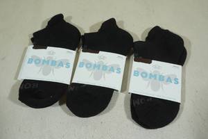 lot 156 image: 3 Pairs Bombas No-Show Socks -Size Small