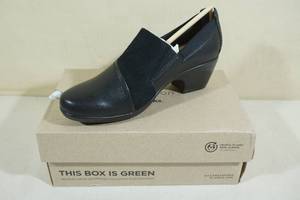 lot 158 image: Clarks Womens Emily Step Shoes -Size 8.5
