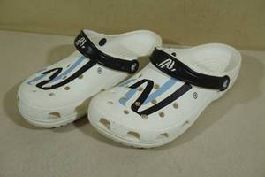 lot 161 image: Crocs Womens 10, Mens 8