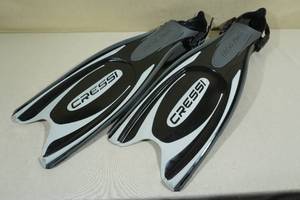 lot 238 image: Cressi Frog Plus Adult Fins -MediumLarge