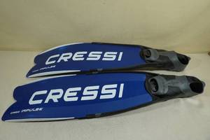 lot 240 image: Cressi Gara Impulse Adult Fins -Size 8-9