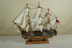 lot 246 image: Wood HMS Endeavor Scale Model Ship