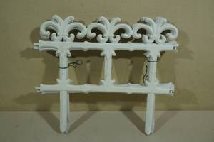 lot 273 image: 8 White Cathedral Garden Edging