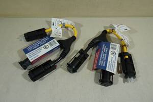 lot 279 image: Easy Lock Male to 2 Female 2ft Extension Cords