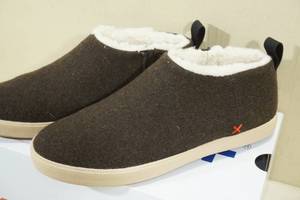 lot 321 image: Xtratuf Homer Mens Slip-On Sneakers - Brown