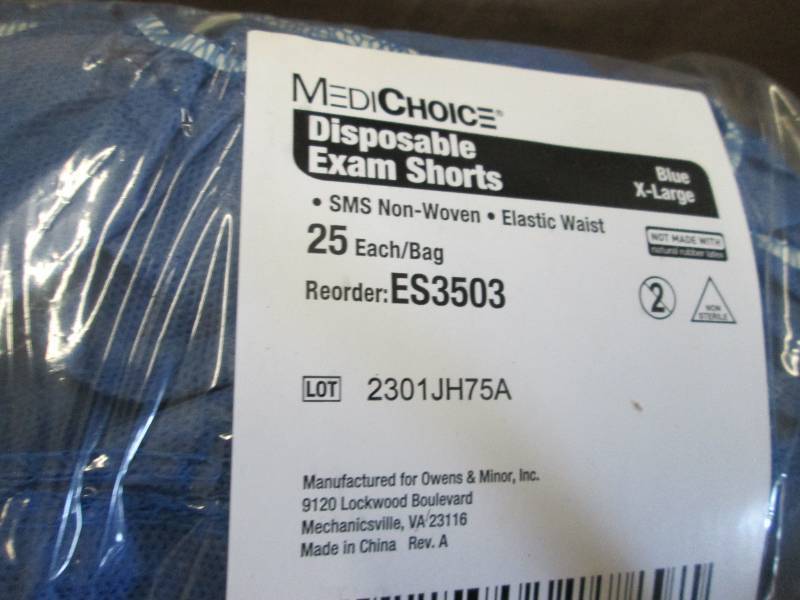 lot 304 image: Case of 100 MediChoice XL Blue Exam...