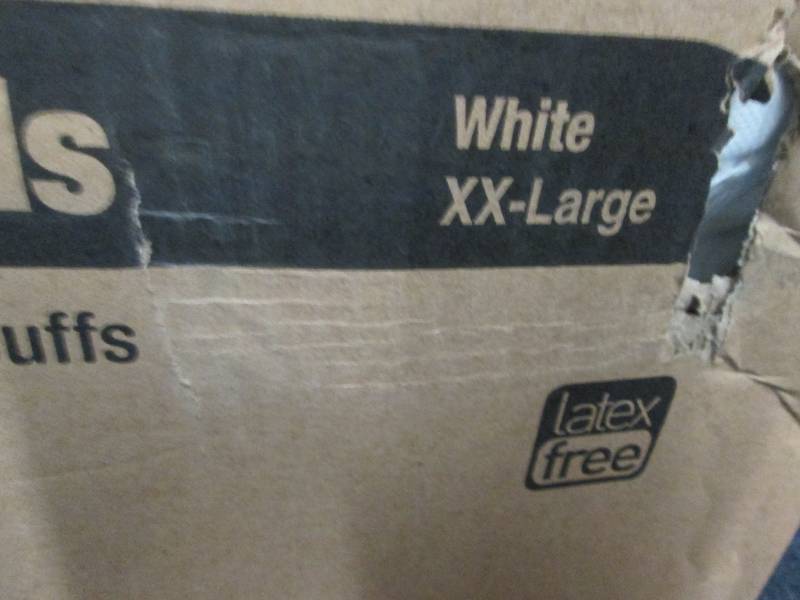 lot 442 image: Box of 2XLMedichoice White Disposab...