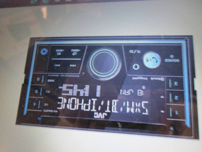 lot 86 image: LB-JVC 200-Watt Bluetooth CD Car St...