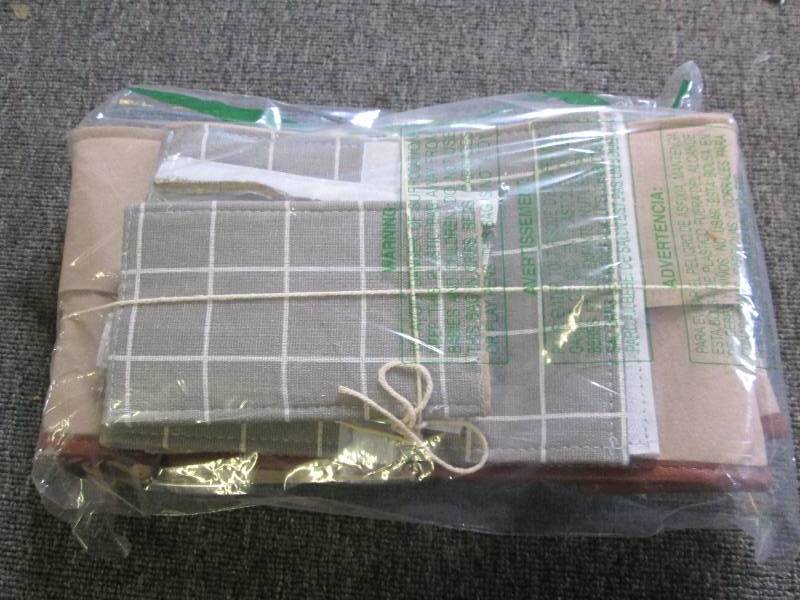 lot 435 image: new baby diaper caddy organizer lar...