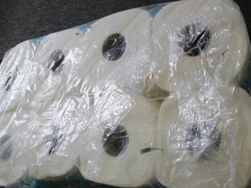 lot 191 image: package of 8 perk paper towels ...