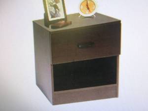 lot 18 image: OneSpace Cordelia Nightstand does n...