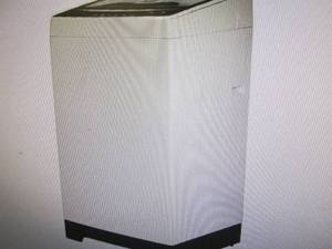 lot 24 image: BLACKDECKER 1.6 Cu. Ft. Portable W...