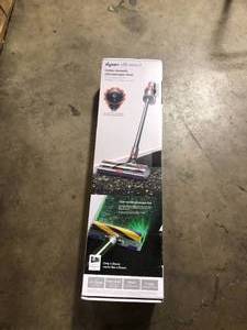 lot 33 image: Dyson V15 Detect Cordless Stick Vacuum Cleaner Customer Returns See Pictures