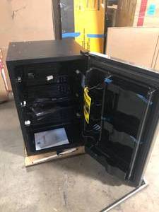 lot 106 image: Vissani 4.4 cu. ft. Freestanding Outdoor Refrigerator in Stainless Steel  Customer Returns See Pictures