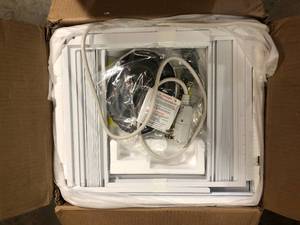 lot 114 image: Vissani 5000 BTU Window Air Conditioner  Customer Returns See Pictures