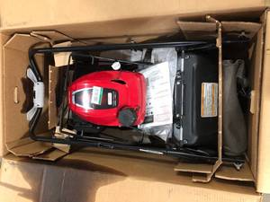 lot 119 image: Honda 21 in. NeXite Variable Speed 4-in-1 Gas Walk Behind Self Propelled Mower with Select Drive Control Customer Returns See Pictures
