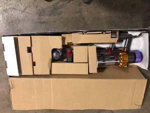 lot 101 image: Dyson V15 Detect Cordless Stick Vacuum Cleaner Customer Returns See Pictures