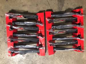 lot 108 image: Lot of  Husky Steel Rip Hammer and 15 in. Wrecking Bar  Compressor Customer Returns See Pictures