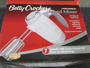 lot 29 image: Betty Crocker 7-Speed Hand Mixer op...