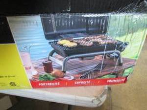 lot 33 image: Char-Broil 9500 BTU 1-Burner Portab...
