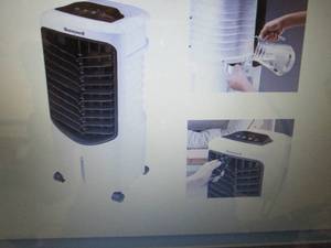 lot 41 image: Honeywell Portable Evaporative Air ...