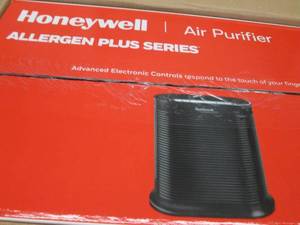 lot 77 image: Honeywell True HEPA Large Room Air ...