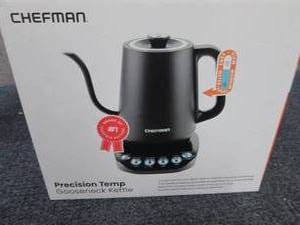 lot 89 image: Chefman Rapid Boil Kettle with Goos...