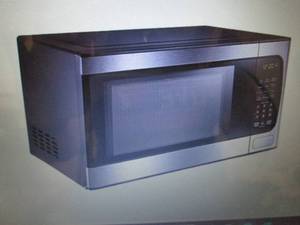 lot 91 image: Danby 0.9-Cu. Ft. Microwave open bo...