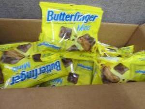 lot 144 image: 12- 2.8 pks Butterfingers Minis...