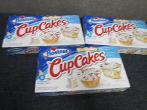 lot 154 image: 3- 13.1 oz Boxes Hostess Birthday C...
