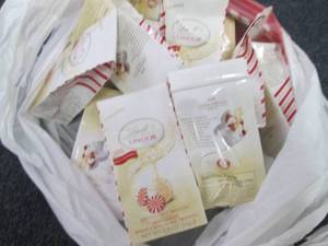 lot 180 image: 12 Lindor Peppermint Truffles...